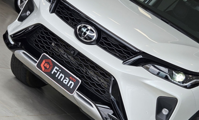 Toyota Hilux SW4 SRX Plat. 4x4 2.8 TB Die. Aut. 2025 Diesel-1