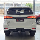 Toyota Hilux SW4 SRX Plat. 4x4 2.8 TB Die. Aut. 2025 Diesel-13