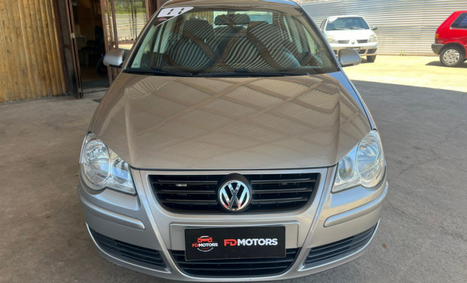 VW - VolksWagen Polo 1.6 E-Flex 8V 5p 2011 Flex-1