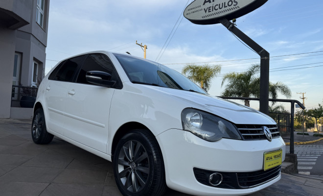 VW - VolksWagen Polo 1.6 Mi Tot.Flex 8V 5p 2012