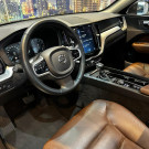 Volvo XC 60 T-5 MOMENTUM 2.0 254cv AWD 5p 2019 Gasolina-3