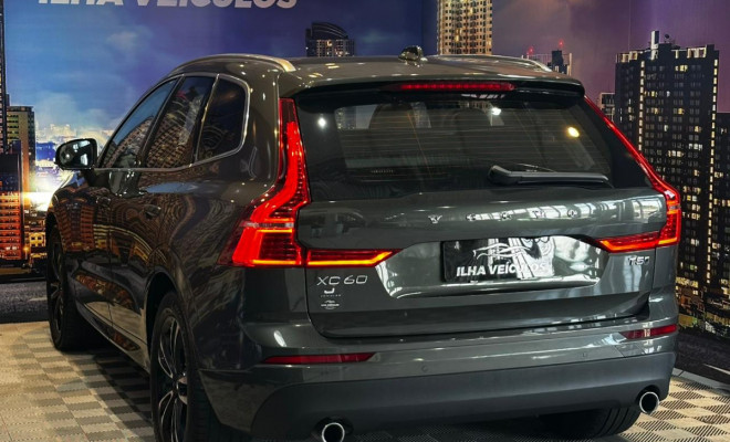 Volvo XC 60 T-5 MOMENTUM 2.0 254cv AWD 5p 2019 Gasolina-15