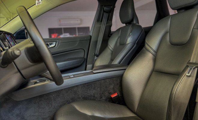 Volvo XC 60 T-8 INSC. EXPRESS. 2.0 (Híbrido) 2022 Híbrido-0