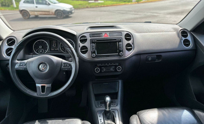 VW - VolksWagen TIGUAN 2.0 TSI 16V 200cv Tiptronic 5p 2011 Gasolina-8