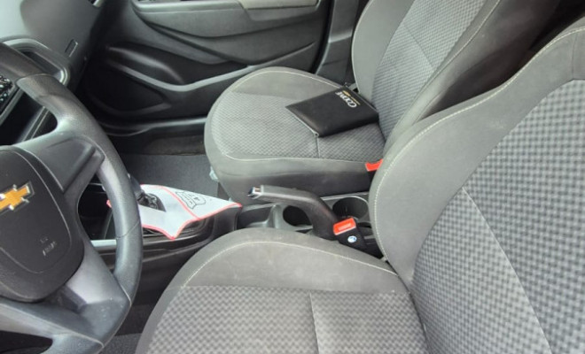 GM - Chevrolet ONIX HATCH LT 1.0 8V FlexPower 5p Mec. 2017 Flex-6