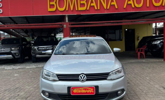 VW - VolksWagen JETTA Comfortline  2.0 T.Flex 8V 4p Mec. 2011 Flex-6