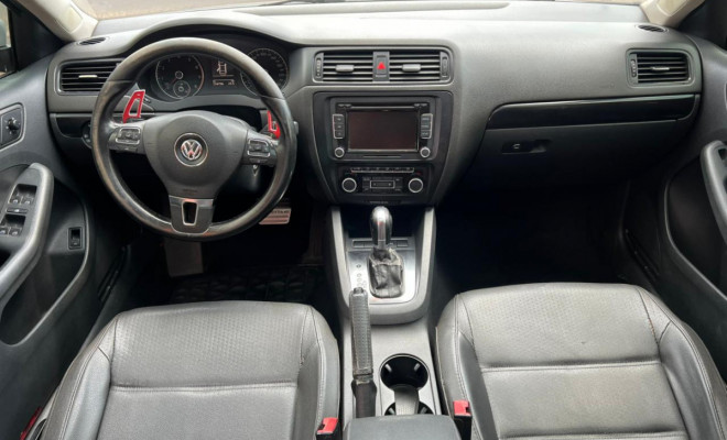 VW - VolksWagen JETTA Comfortline  2.0 T.Flex 8V 4p Mec. 2011 Flex-8