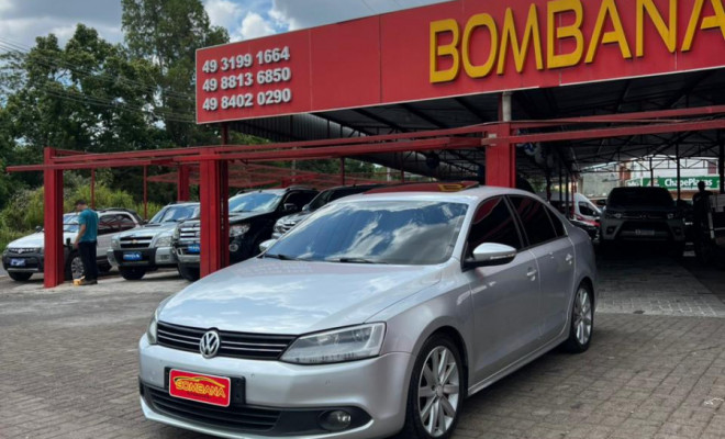 VW - VolksWagen JETTA Comfortline  2.0 T.Flex 8V 4p Mec. 2011 Flex