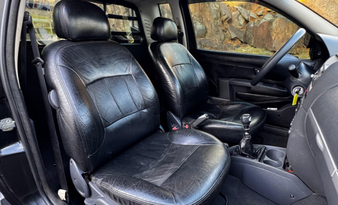 Fiat Strada Adventure 1.8/ 1.8 LOCKER Flex CE 2011 Flex-5