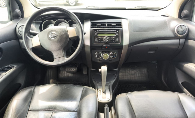 Nissan LIVINA X-GEAR SL/X-GEAR 1.8 Flex F. Aut. 2013 Flex-8
