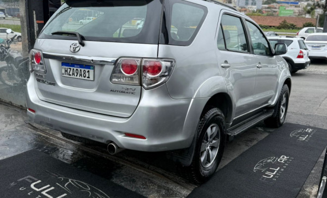 Toyota Hilux SW4 SRV D4-D 4x4 3.0 TDI Dies. Aut 2008 Diesel-0