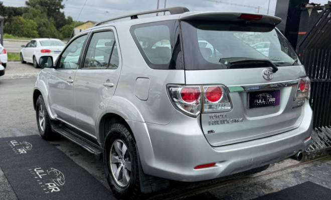 Toyota Hilux SW4 SRV D4-D 4x4 3.0 TDI Dies. Aut 2008 Diesel-3