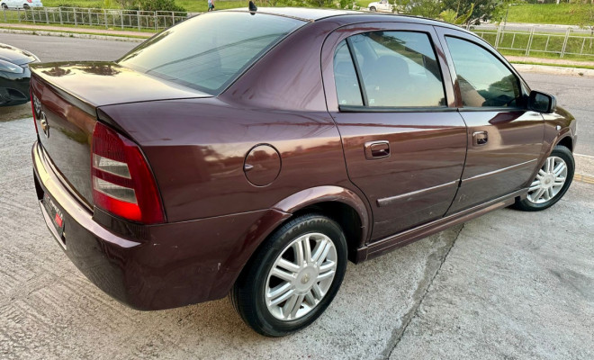 GM Astra Sedan CD 2.0 8V - 2003-2