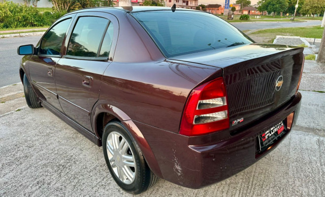 GM Astra Sedan CD 2.0 8V - 2003-3