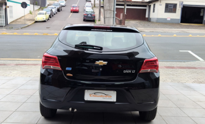 GM - Chevrolet ONIX HATCH LT 1.0 8V FlexPower 5p Mec. 2017 Flex-4