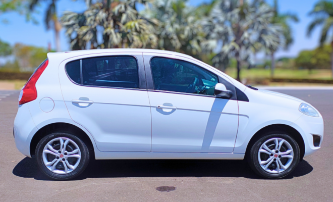 Palio Essence 1.6 Flex 2013-2