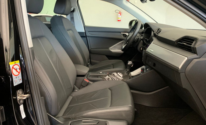 Audi Q3 Black S Line 1.4 TFSI S-tronic 2021 Gasolina-12
