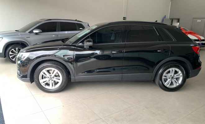 Audi Q3 Black S Line 1.4 TFSI S-tronic 2021 Gasolina-2