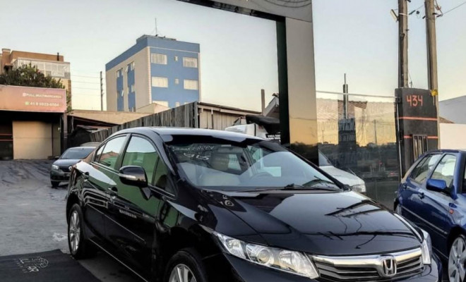 Honda Civic Sedan LXR 2.0 Flexone 16V Aut. 4p 2014 Flex