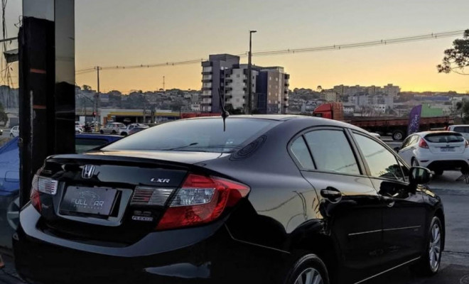 Honda Civic Sedan LXR 2.0 Flexone 16V Aut. 4p 2014 Flex-2