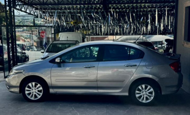 BMW 118iA/ Urban/Sport 1.6 TB 16V 170cv 5p 2014 Gasolina-8