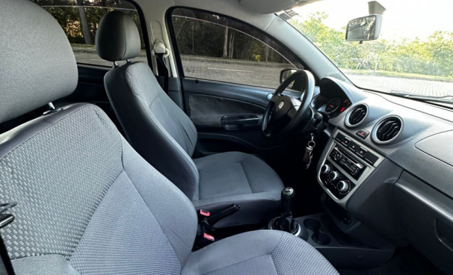 VW - VolksWagen VOYAGE 1.0/1.0 City Mi Total Flex 8V 4p 2013 Flex-7