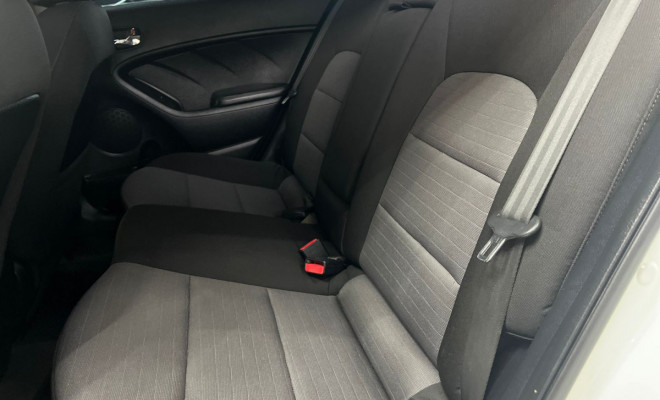 Kia Motors Cerato 1.6 16V  Flex  Aut. 2014 Flex-9