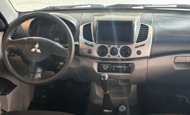Mitsubishi L200 Triton GLX 3.2 CD TB Int.Diesel Mec 2014 Diesel-8