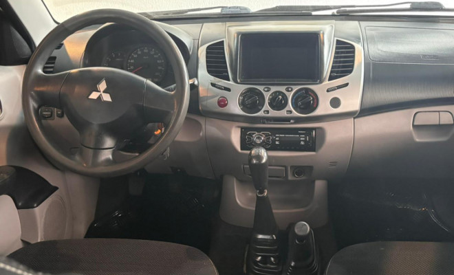 Mitsubishi L200 Triton GLX 3.2 CD TB Int.Diesel Mec 2014 Diesel-6