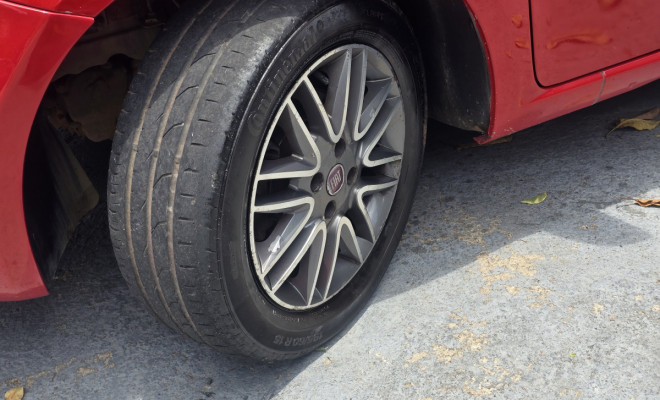 Fiat Punto ATTRACTIVE 1.4 Fire Flex 8V 5p 2012 Flex-6