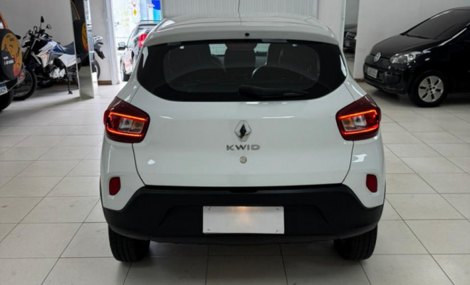 Seu próximo carro econômico e confiável te espera — agende um test-drive no Kwid Intense agora!-11