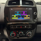 Seu próximo carro econômico e confiável te espera — agende um test-drive no Kwid Intense agora!-3