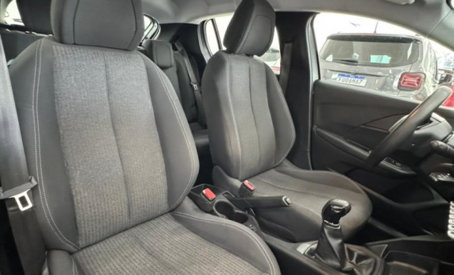 “Peugeot 208 Like 2024: econômico, moderno e impecável — clique e agende sua visita agora.”-8