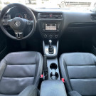 VW - VolksWagen JETTA Comfortline 2.0 T.Flex 8V 4p Tipt. 2014 Flex-2