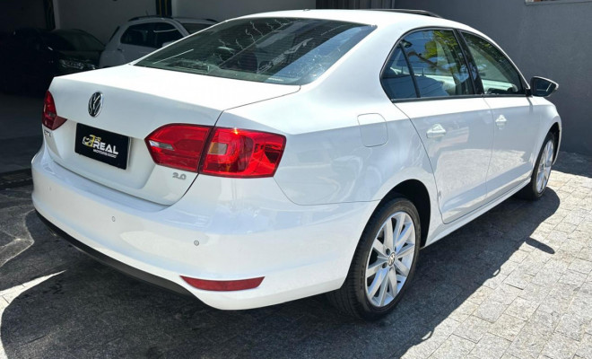 VW - VolksWagen JETTA Comfortline 2.0 T.Flex 8V 4p Tipt. 2014 Flex-0