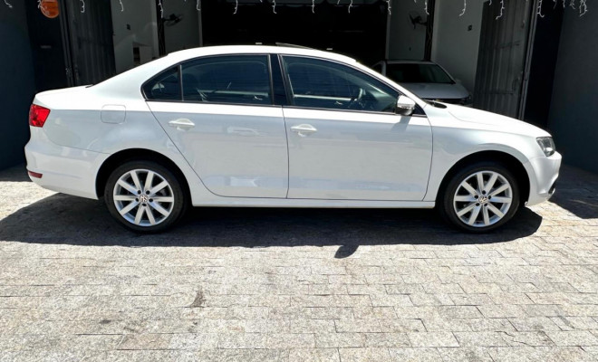 VW - VolksWagen JETTA Comfortline 2.0 T.Flex 8V 4p Tipt. 2014 Flex-6