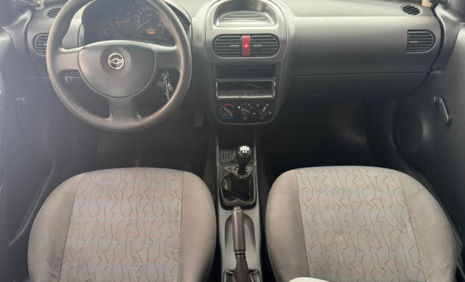 GM - Chevrolet Corsa Sedan Joy 1.0-4