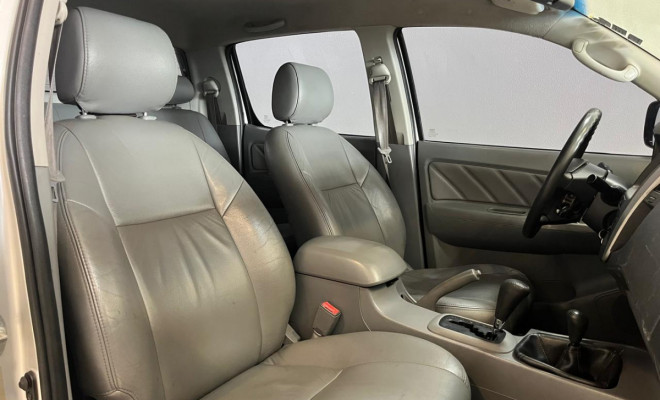 Toyota Hilux CD SRV D4-D 4x4 3.0 TDI Diesel Aut 2011 Diesel-3