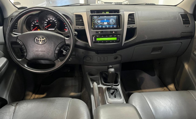 Toyota Hilux CD SRV D4-D 4x4 3.0 TDI Diesel Aut 2011 Diesel-4