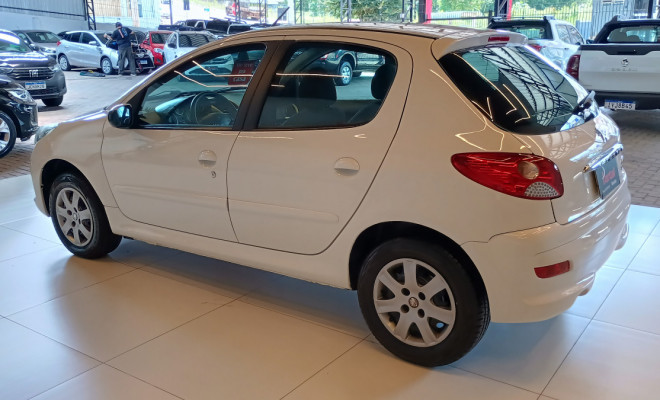 Peugeot 207 Active 1.4 Flex 8V 5p 2014 Flex-4