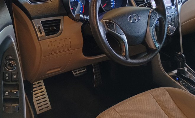 Hyundai i30 1.8 16V Aut. 5p 2015 Gasolina-7