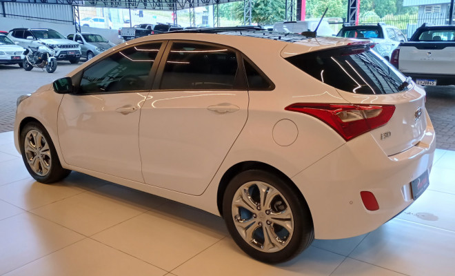 Hyundai i30 1.8 16V Aut. 5p 2015 Gasolina-4