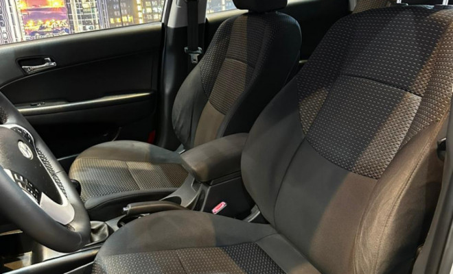 Hyundai i30 2.0 16V 145cv 5p Mec. 2011 Flex-10