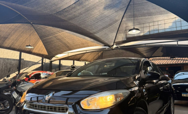 Renault FLUENCE Sed. Dynamique 2.0 16V FLEX Mec. 2013 Flex