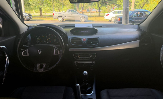 Renault FLUENCE Sed. Dynamique 2.0 16V FLEX Mec. 2013 Flex-8