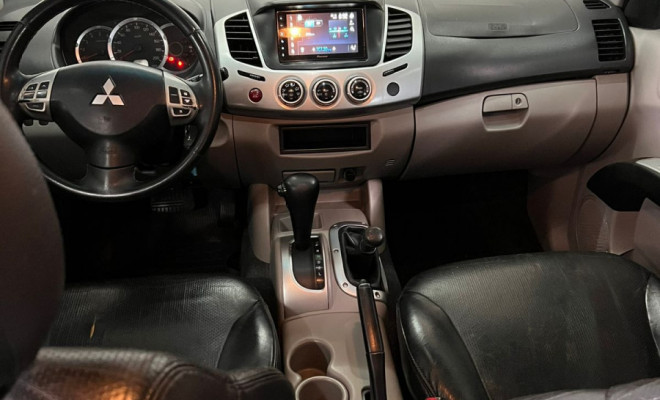 Mitsubishi L200 Triton HPE 3.2 CD Diesel Aut 2012-2
