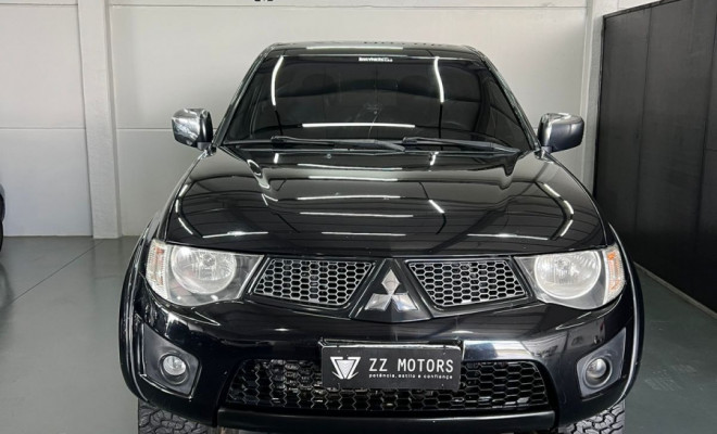 Mitsubishi L200 Triton HPE 3.2 CD Diesel Aut 2012-0