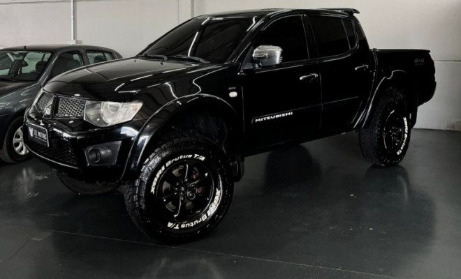Mitsubishi L200 Triton HPE 3.2 CD Diesel Aut 2012