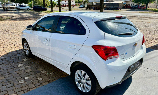 GM - Chevrolet ONIX HATCH LT 1.4 8V FlexPower 5p Mec. 2018 Flex-4