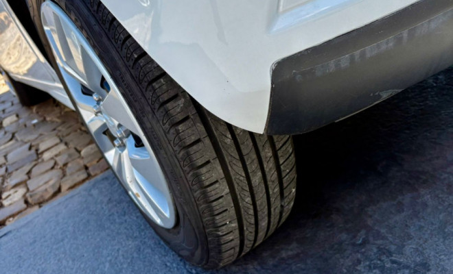 GM - Chevrolet ONIX HATCH LT 1.4 8V FlexPower 5p Mec. 2018 Flex-8